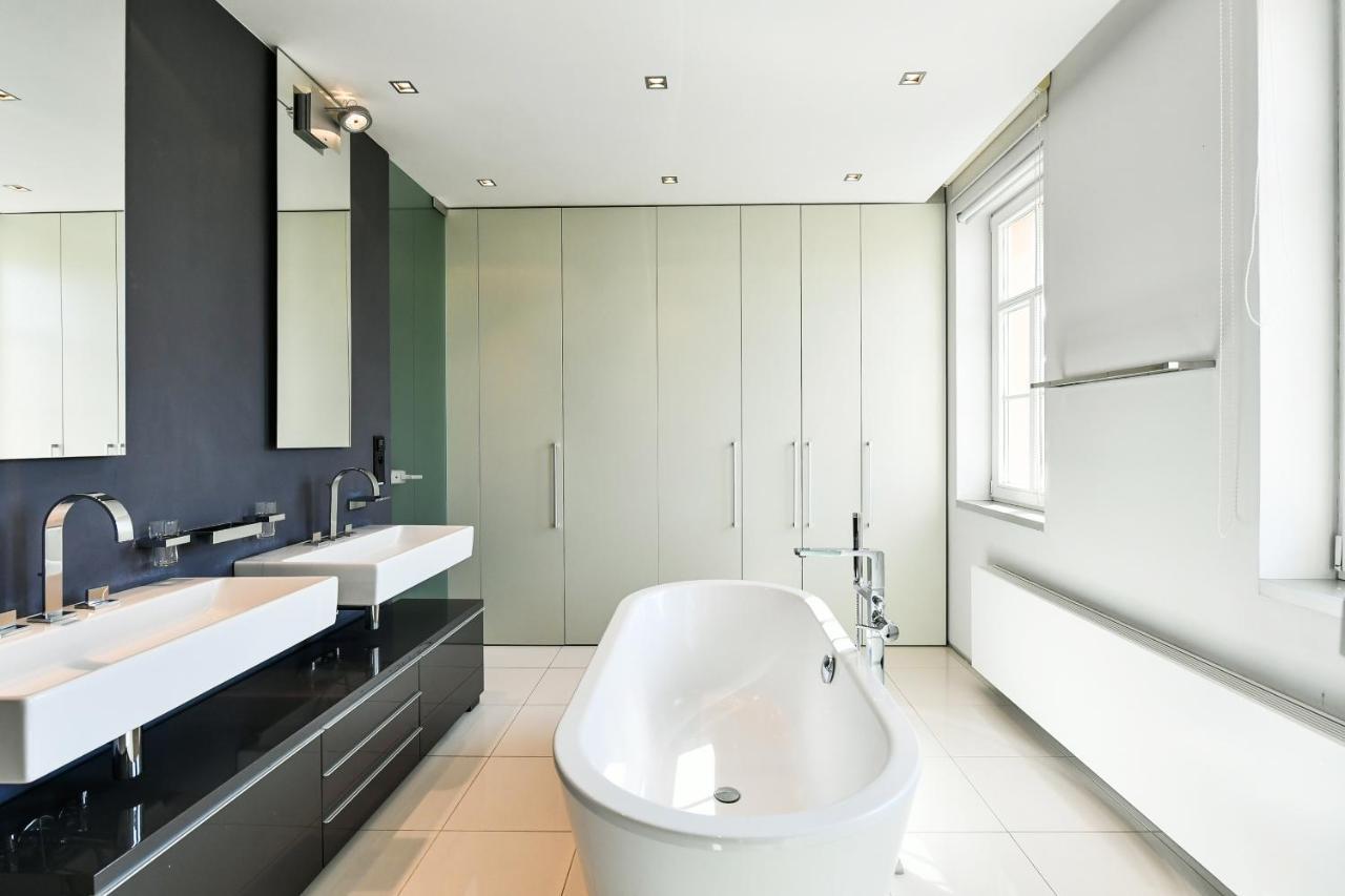 Appartamento Luxury Penthouse With Sauna, Terrace, 250m2, 5bdrm, 3bthrm Praga